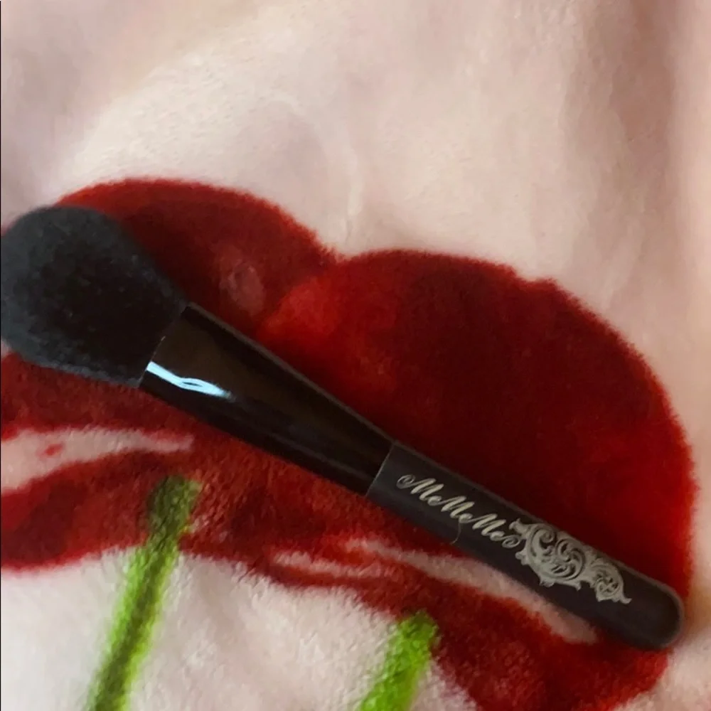 ME ME ME loose powder makeup brush